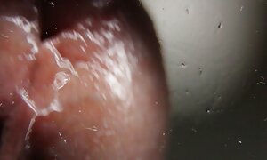 لیلی فیلم سوپر خلیجی کارتر یک دیلدوی شیشه ای را داخل مقعد گرفت