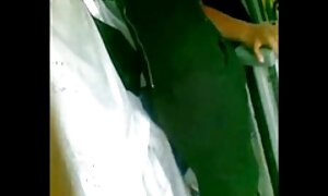 دختری با اشکال کامل بیدمشک که روی صورت ههالیا دانلود فیلم سوپر از سایت شهوانی نشسته است